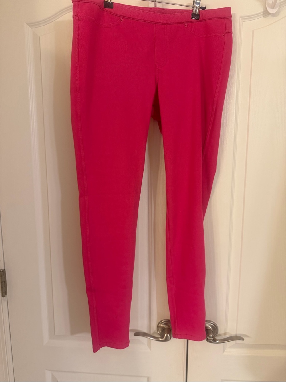 HUE Women’s Hot Pink Skinny Jeans